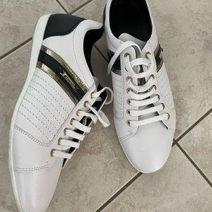 Worn once Versace men’s sz 9.5 (43 euro) Italian sneakers no box